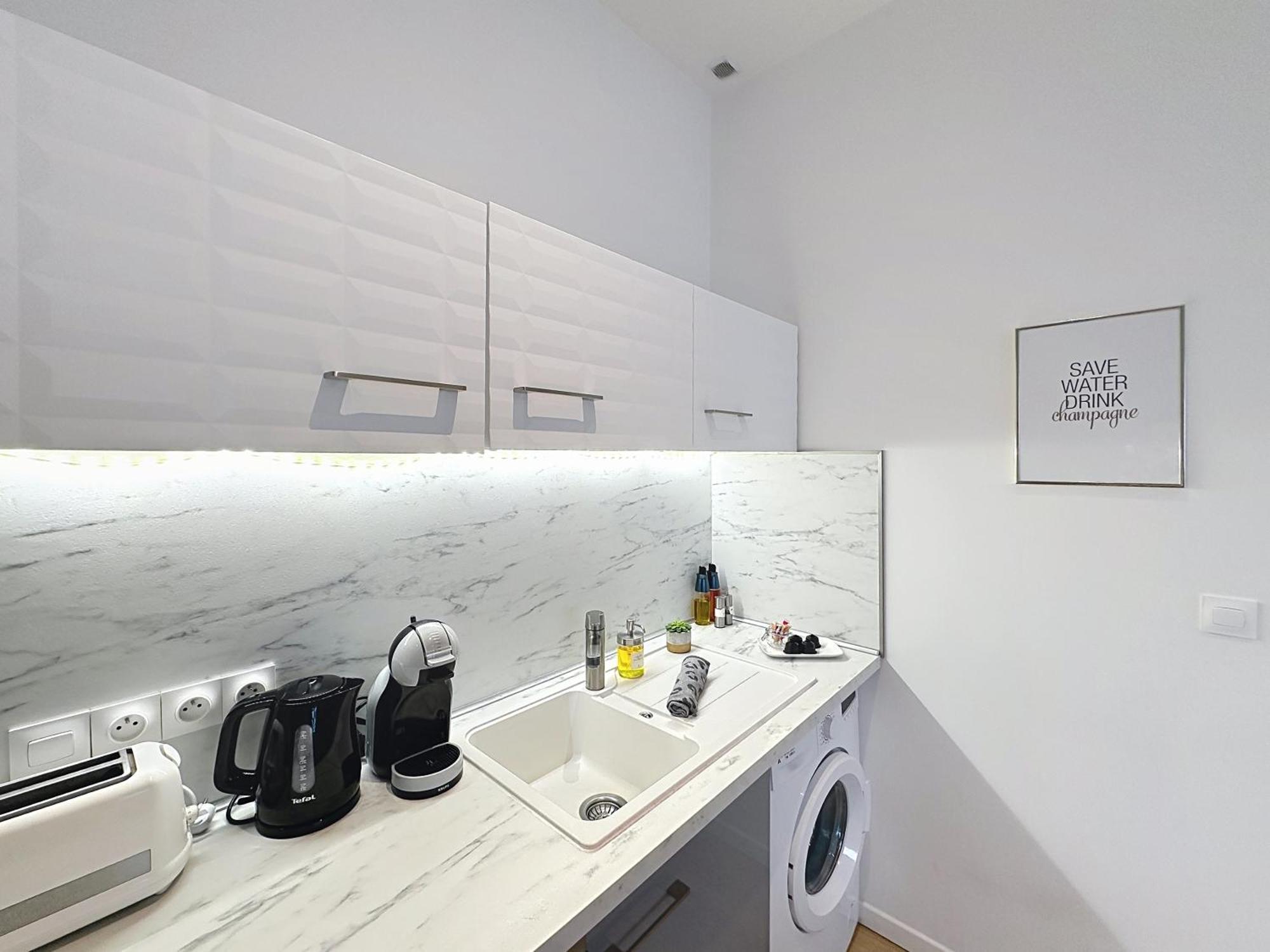 Apartamento Le Sacré - CENTRE - Cour privative - WIFI Reims Exterior foto